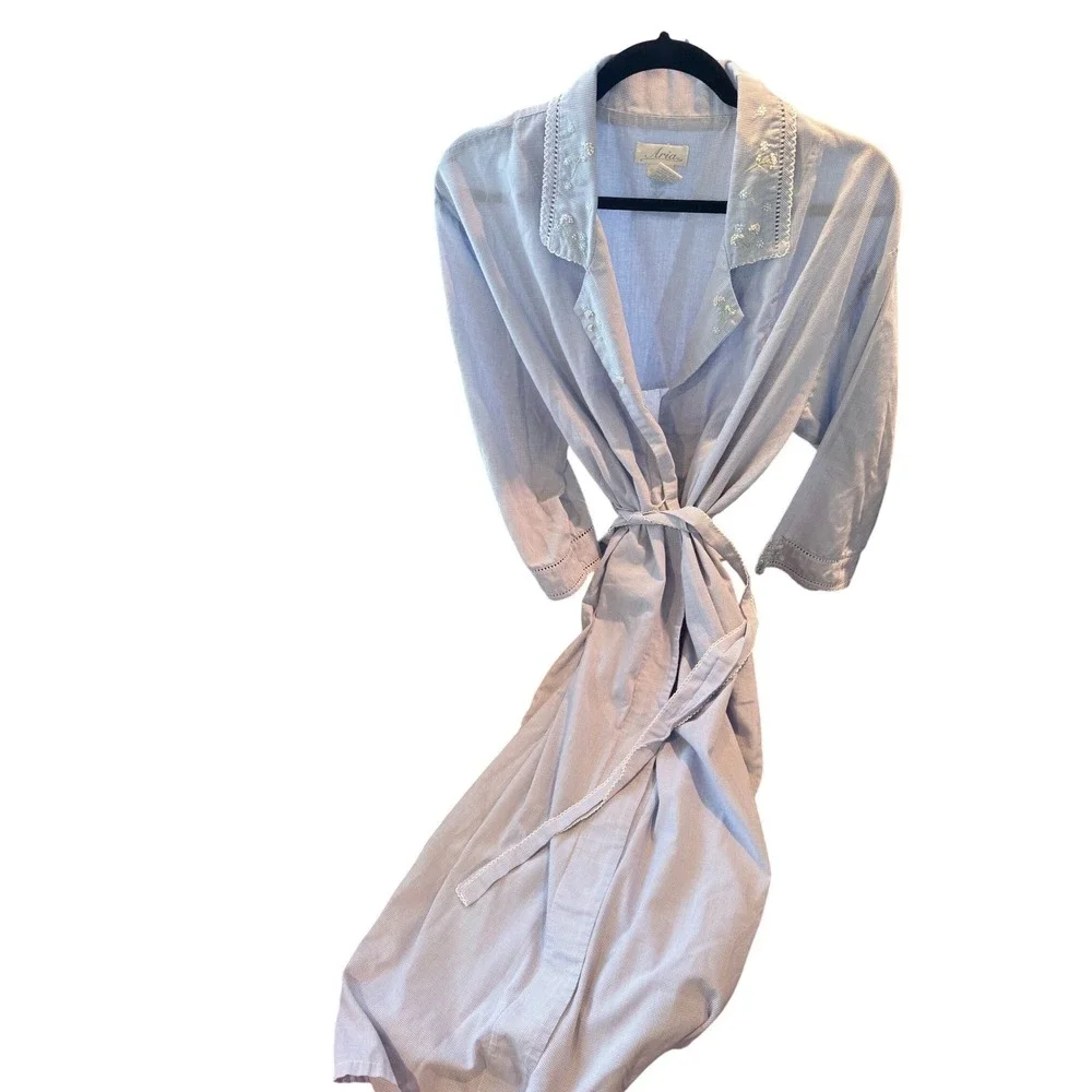 Vintage 60s Aria Blue Gingham Embroidered Robe Sweet‎ Grace Kelly Medium